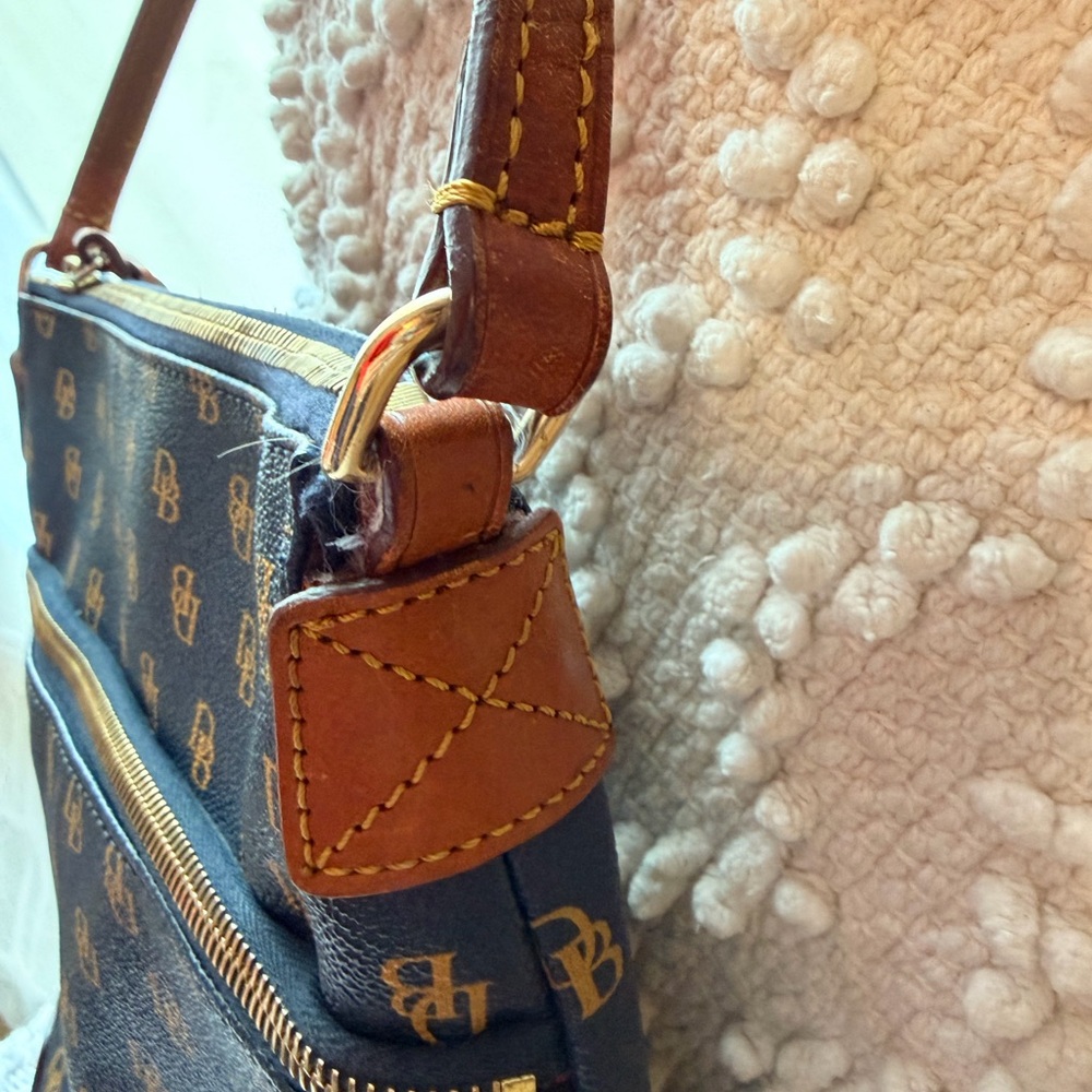 Dooney and Bourke Gretta Shoulder EUC Classic Old Money Bag Navy - Picture 11 of 13